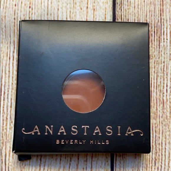 Anastasia Beverly Hills Other - Anastasia Berverly Hills eye shadow single